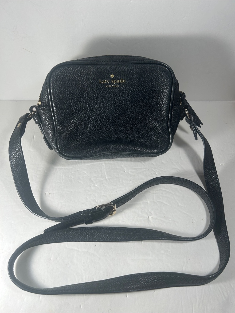 kate spade Black Pebbled Leather Crossbody Camera Bag. Good condition.
